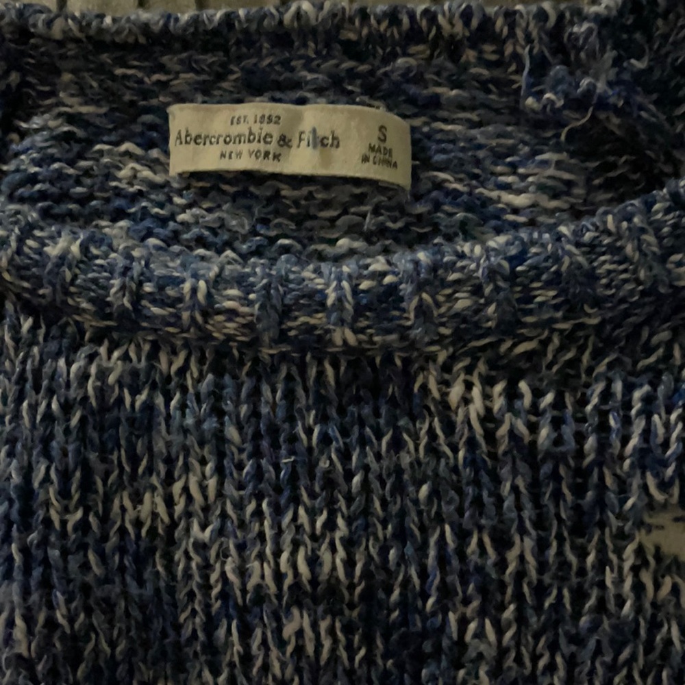 Blue Abercrombie & Fitch sweater
